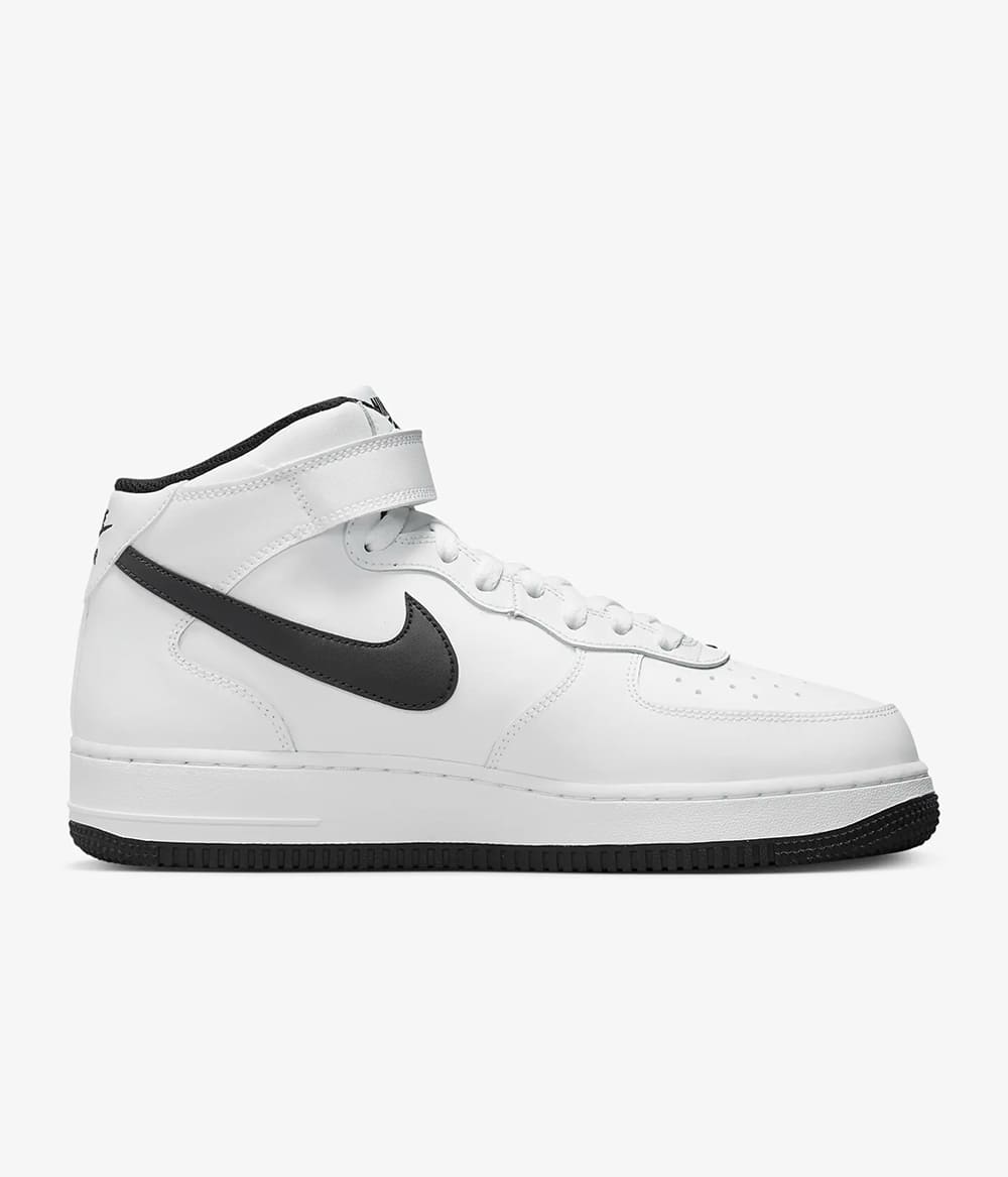 Air-Force-1-Mid-White-Black_06