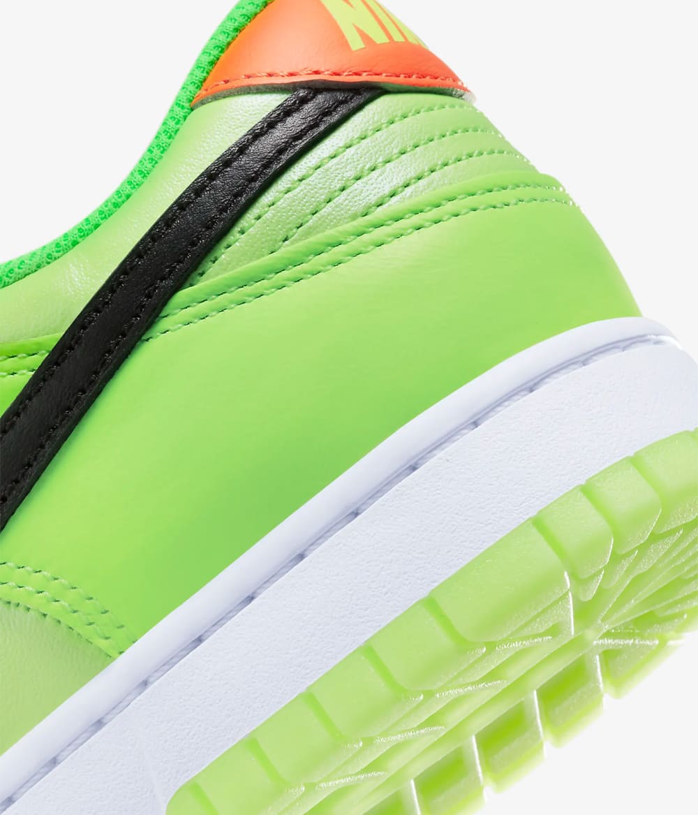 Nike-Dunk-Low-SE-Volt_07